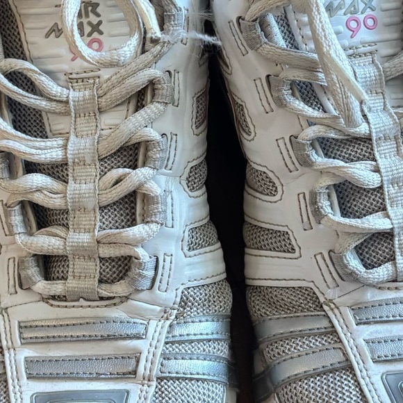 Y2k 90s running shoes. UNREAL looking for best offer nikes air max 90 - Picture 3 of 9